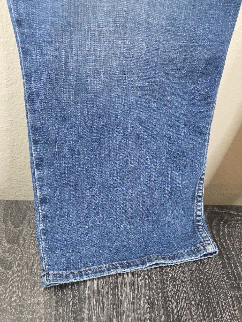 Lee Womans Midrise Regular Fit Capri STRETCH DENIM 24W NWT - Picture 3 of 16